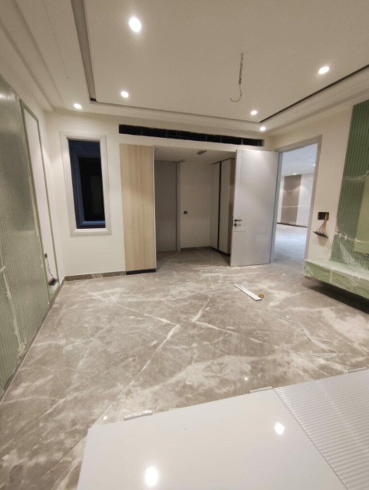 Room, rohini sector 23 4 Bedroom 3700 Sq.Ft. Builder Floor In Rohini Sector 23 Delhi 9443067