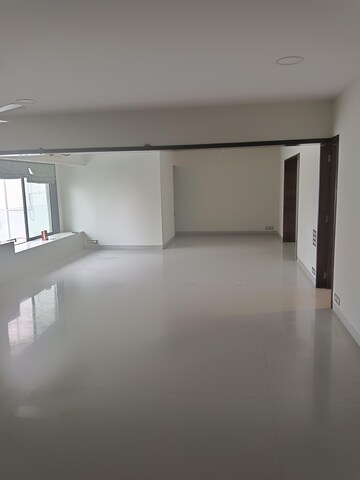 Room in 4 BHK Apartment at Prabhadevi CHS, Prabhadevi – for Sale