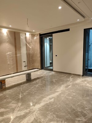 Room in 4 BHK Builder Floor at Rohini Sector 23 – for Sale