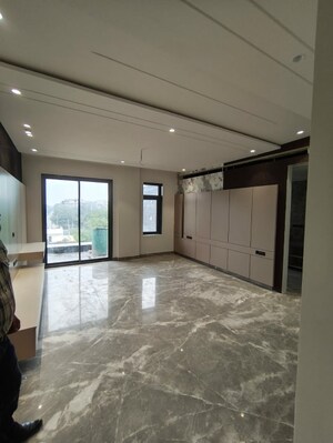 Room in 4 BHK Builder Floor at Rohini Sector 23 – for Sale