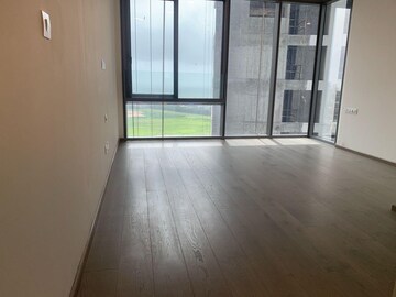 Room in 5 BHK Apartment at Piramal Mahalaxmi, Mahalaxmi – for Sale