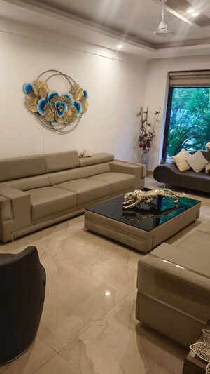 Furnished Amenities in 4 BHK Builder Floor at Palam Vihar – for Rent