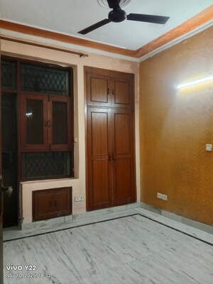 Room in 2 BHK Builder Floor at Ashoka Enclave Faridabad, Sector 34 – for Sale