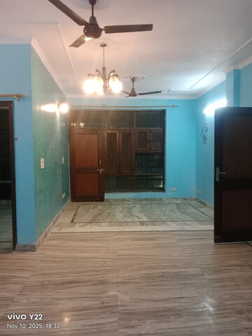 Living Room in 2 BHK Builder Floor at Ashoka Enclave Faridabad, Sector 34 – for Sale