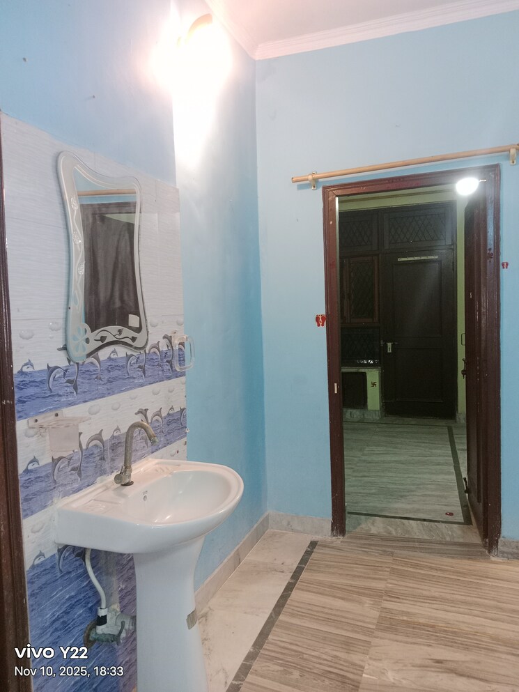 Bathroom, ashoka-enclave-faridabad 2 Bedroom 1800 Sq.Ft. Builder Floor In Sector 34 Faridabad 9443139