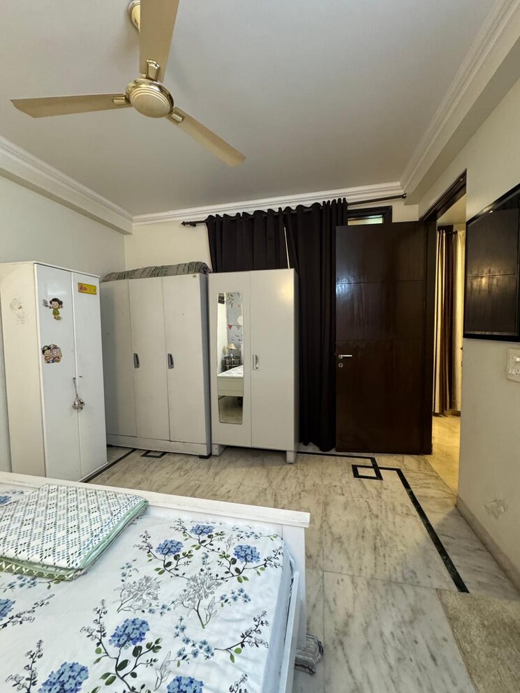 Kitchen, eros-garden-villas 4 Bedroom 2700 Sq.Ft. Builder Floor In Charmwood Village Faridabad 9443133