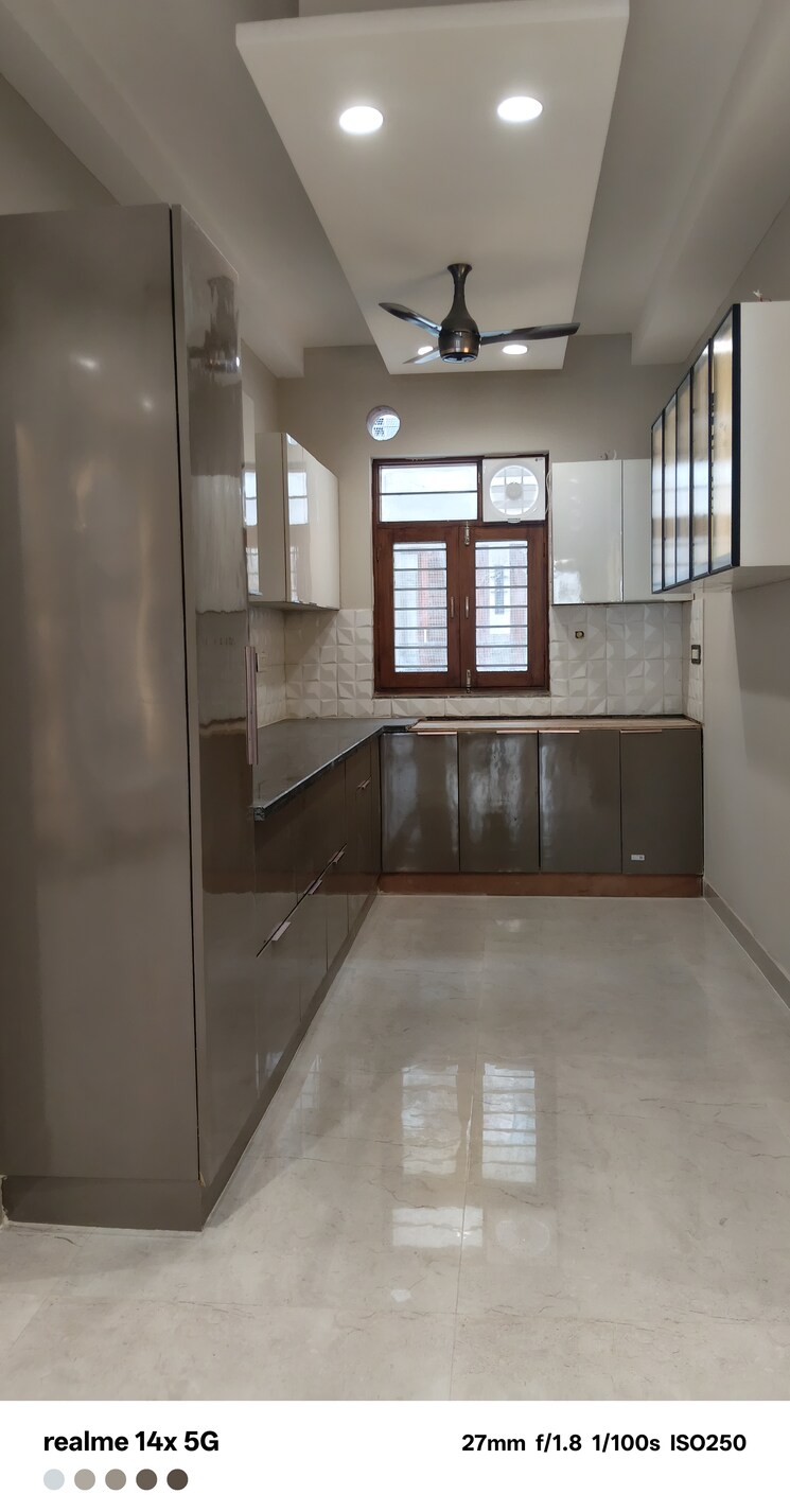 Kitchen, parklands 4 Bedroom 250 Sq.Yd. Builder Floor In Sector 85 Faridabad 9443148