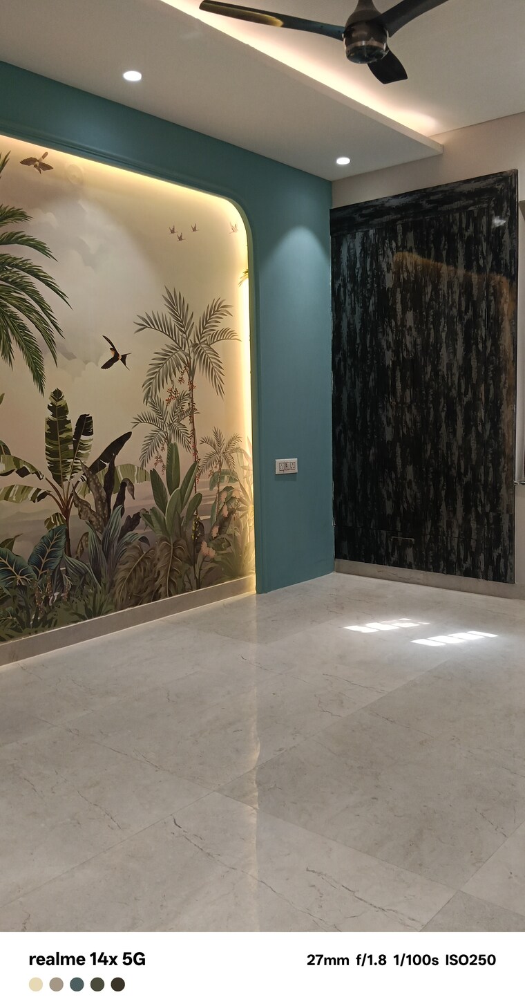 Room, parklands 4 Bedroom 250 Sq.Yd. Builder Floor In Sector 85 Faridabad 9443148