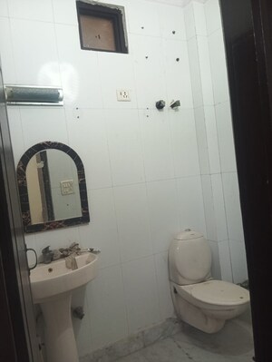 Bathroom in 3 BHK Builder Floor at Rohini Sector 25 – for Rent