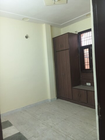 Room in 3 BHK Builder Floor at Rohini Sector 25 – for Rent