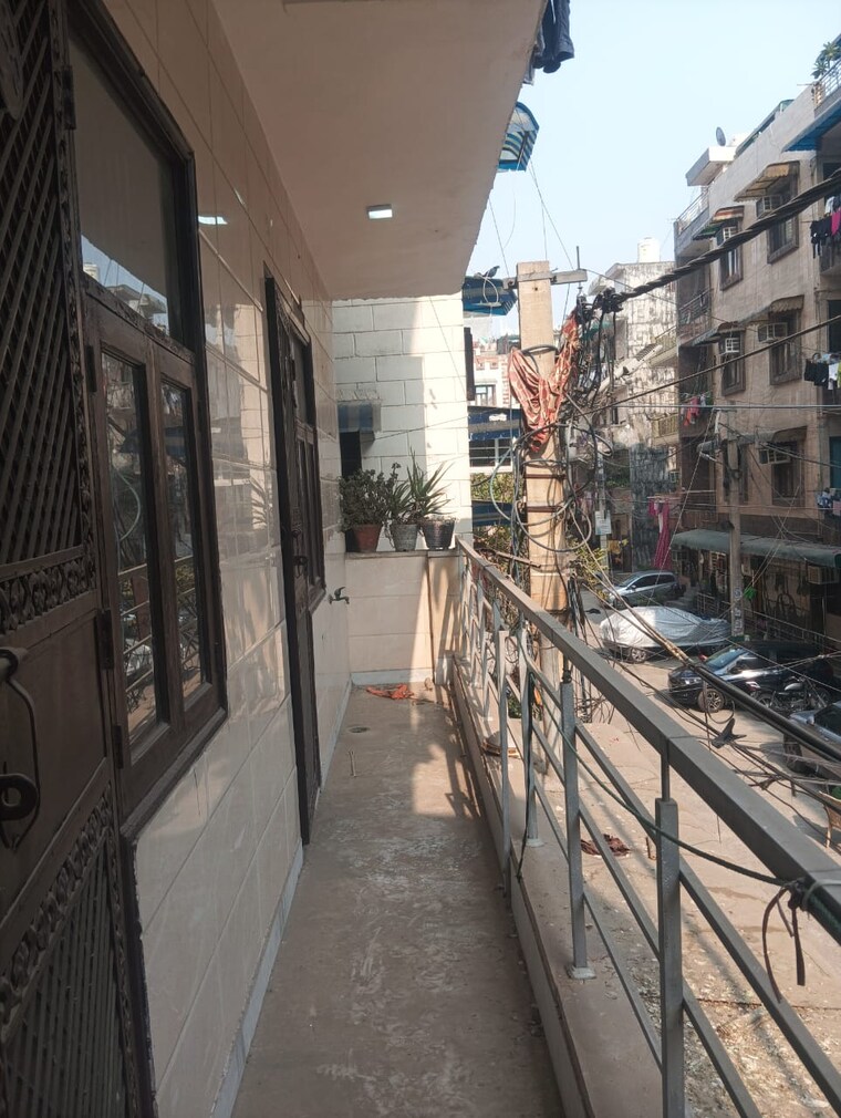 Balcony, rohini sector 25 3 Bedroom 64 Sq.Mt. Builder Floor In Rohini Sector 25 Delhi 9443155