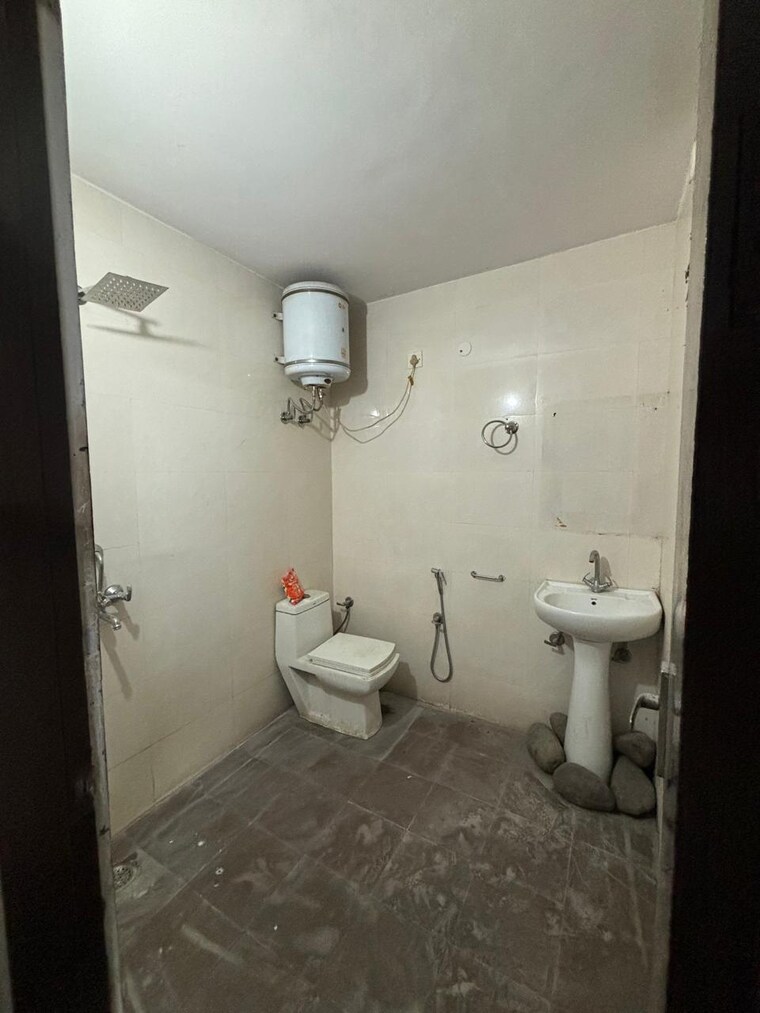 Bathroom, chattarpur 3 Bedroom 1150 Sq.Ft. Builder Floor In Chattarpur Delhi 9443206