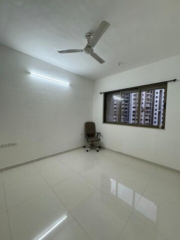 Room in 2 BHK Apartment at JVM Veda, Kasarvadavali – for Rent