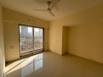 2 BHK Apartment For Rent in Cosmos Empress Park, Ghodbunder Road