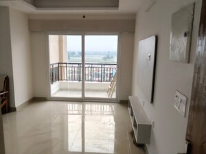 Room in 3 BHK Apartment at Oasis GrandStand, Sector 22d Yamuna Expressway – for Rent