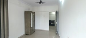 Room in 3 BHK Apartment at Rashmi Pride C, Mira Road East – for Rent