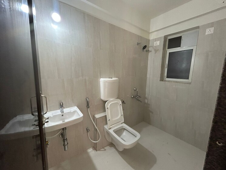 Bathroom, puraniks-tokyo-bay 2 Bedroom 600 Sq.Ft. Apartment In Kasarvadavali Thane 9443251