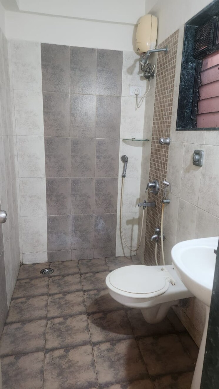 Bathroom, chembur 2 Bedroom 975 Sq.Ft. Apartment In Chembur Mumbai 9443279