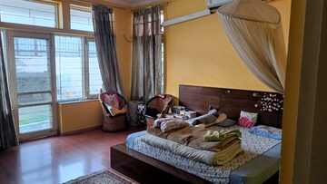 Bedroom in 5 BHK Independent House at Unitech Deerwood Chase, Nirvana Country – for Rent
