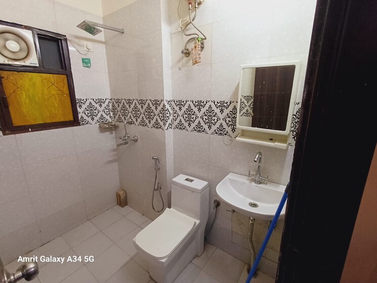 Master Bedroom, dlf-city-gurgaon 2 Bedroom 1250 Sq.Ft. Builder Floor In Sector 27 Gurgaon 9443489