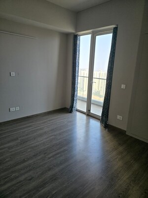 Room in 2 BHK Apartment at Emaar Digi Homes, Sector 62 – for Rent