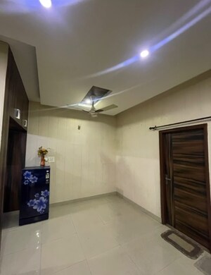 Furnished Amenities in 3 BHK Apartment at Pir Machalla – for Rent