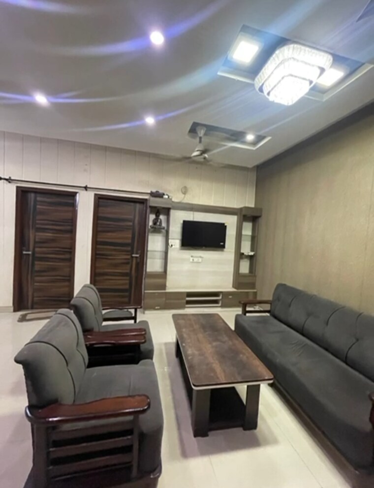 Living Room, pir machalla 3 Bedroom 150 Sq.Ft. Apartment In Pir Machalla Zirakpur 9443642