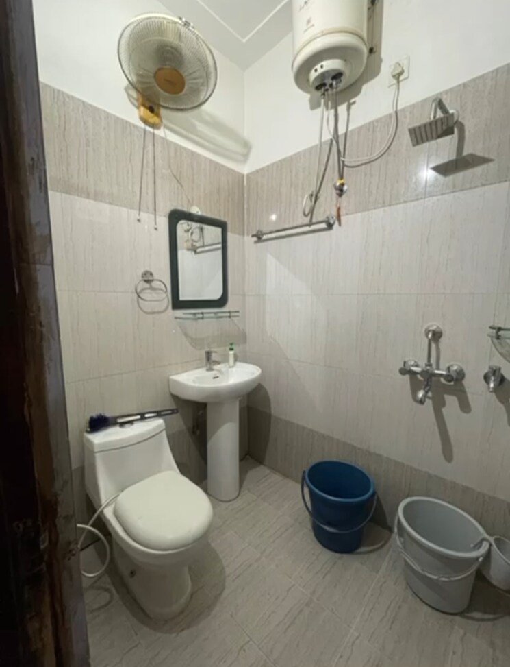 Bathroom, pir machalla 3 Bedroom 150 Sq.Ft. Apartment In Pir Machalla Zirakpur 9443642
