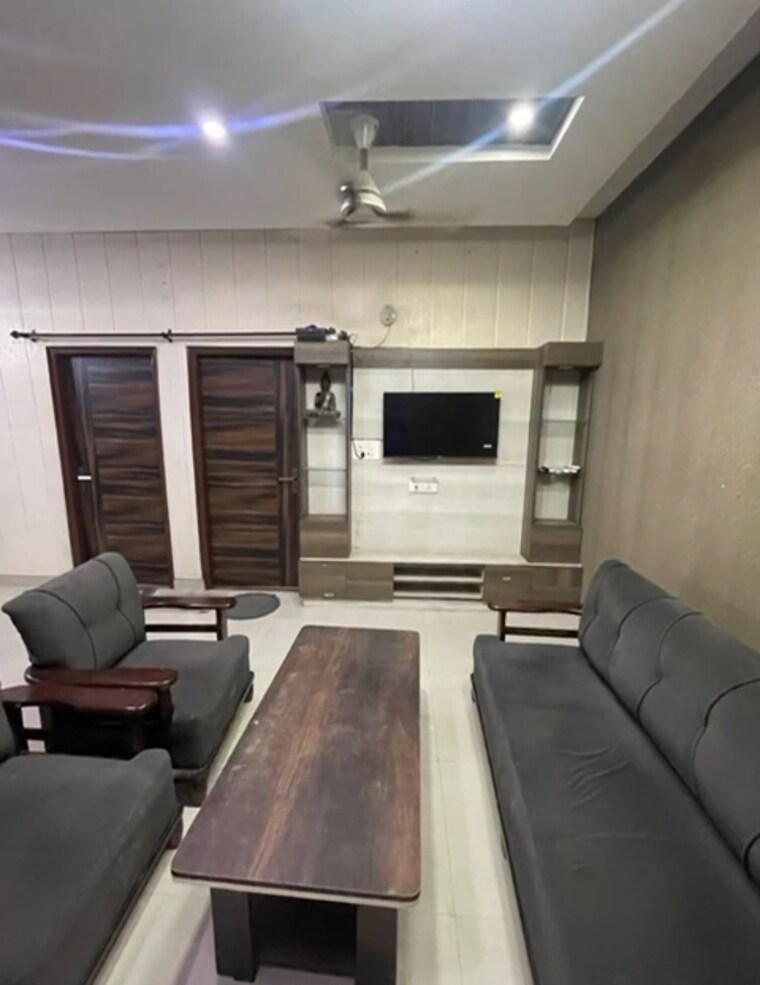 Living Room, pir machalla 3 Bedroom 150 Sq.Ft. Apartment In Pir Machalla Zirakpur 9443642