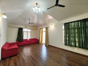 Bedroom in 5 BHK Independent House at Akkarai – for Sale