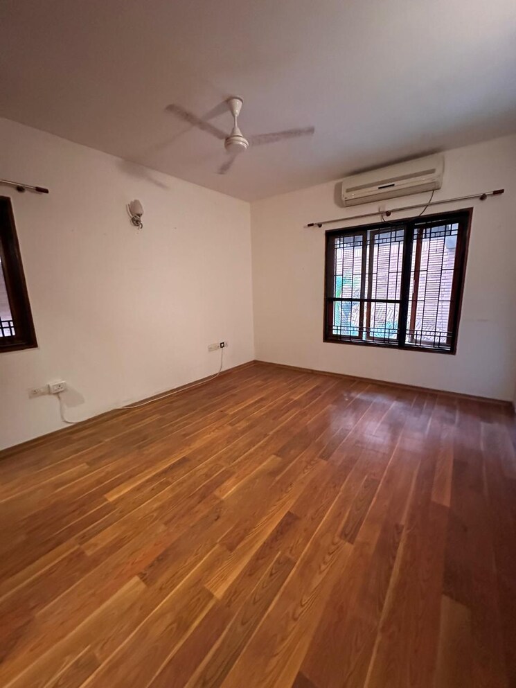 Room, indiranagar 3 Bedroom 2475 Sq.Ft. Apartment In Indiranagar Bangalore 9443680