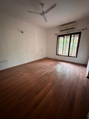 Room in 3 BHK Apartment at Indiranagar – for Rent