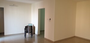 Room in 3 BHK Apartment at GK Rose County, Pimple Saudagar – for Rent