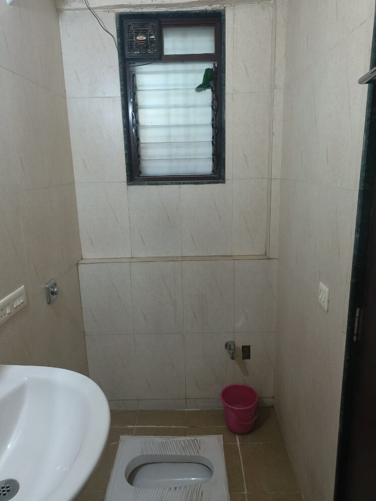 Bathroom, prasad-apartment-dahanukar-colony 2 Bedroom 1200 Sq.Ft. Apartment In Kothrud Pune 9443674