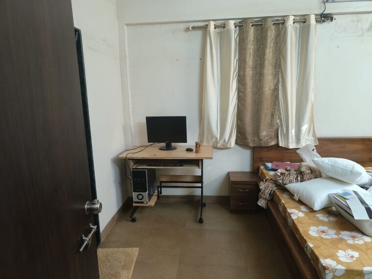 Master Bedroom, prasad-apartment-dahanukar-colony 2 Bedroom 1200 Sq.Ft. Apartment In Kothrud Pune 9443674