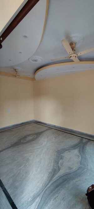 Room in 1.5 BHK Independent House at Niranjanpur – for Rent