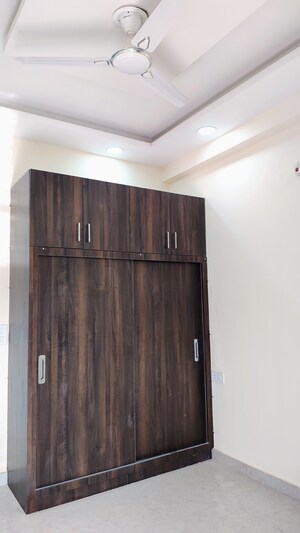 Furnished Amenities in 3 BHK Builder Floor at Pratap Vihar GDA Flats, Pratap Vihar – for Sale