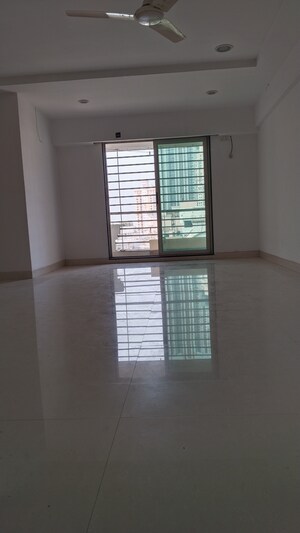 Living Room in 3 BHK Apartment at Cosmos The Magestic, Prabhadevi – for Rent