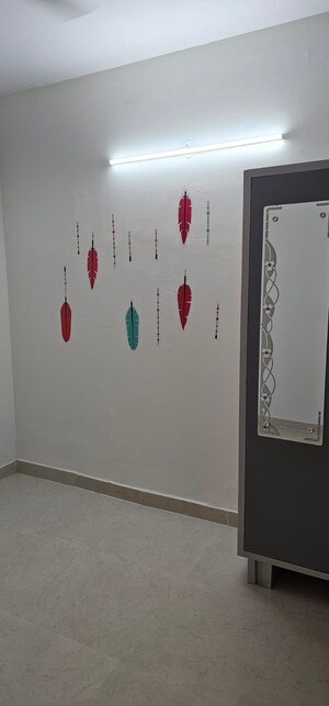 Room in 2 BHK Apartment at Signature Global Prime, Sector 63a – for Rent