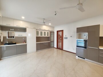 Room in 4 BHK Independent House at Poes Garden – for Sale