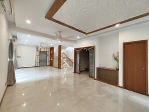 Room in 4 BHK Independent House at Poes Garden – for Sale