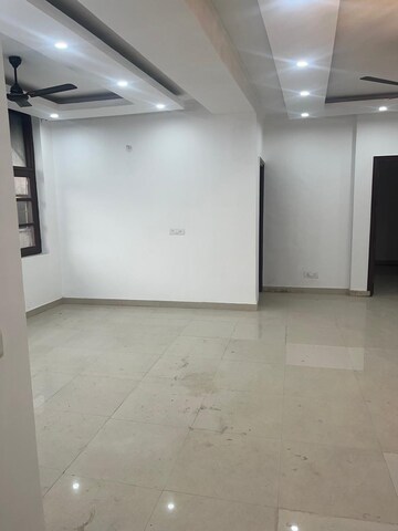 Room in 3 BHK Builder Floor at Kailash Colony – for Sale