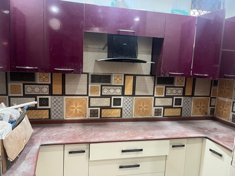 Kitchen, kailash colony 3 Bedroom 160 Sq.Yd. Builder Floor In Kailash Colony Delhi 9444018