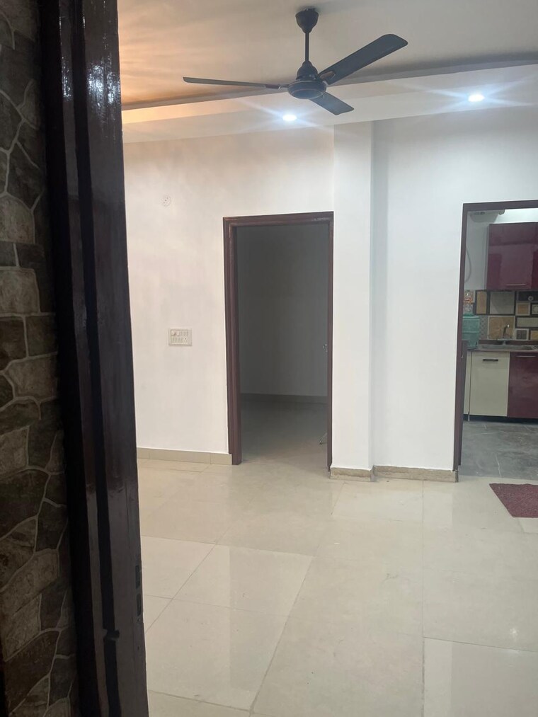 Room, kailash colony 3 Bedroom 160 Sq.Yd. Builder Floor In Kailash Colony Delhi 9444018