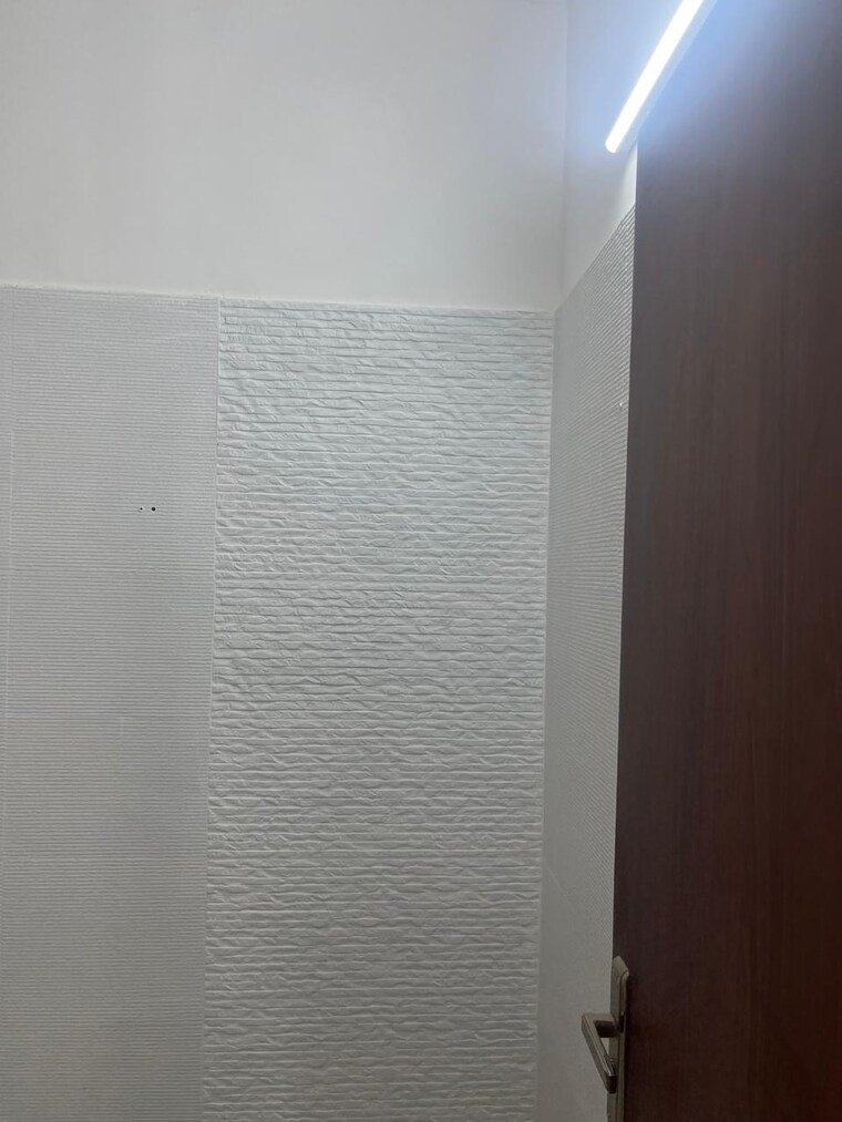 Bathroom, kailash colony 3 Bedroom 160 Sq.Yd. Builder Floor In Kailash Colony Delhi 9444018