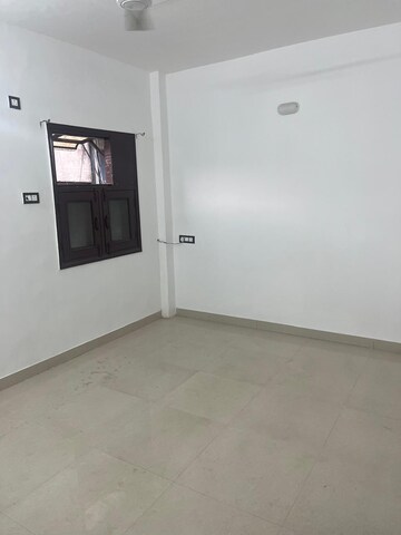 Room in 3 BHK Builder Floor at Kailash Colony – for Sale