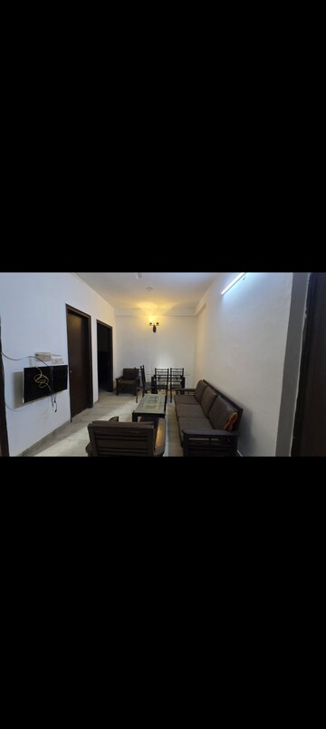 2 BHK Builder Floor For Rent in Saket