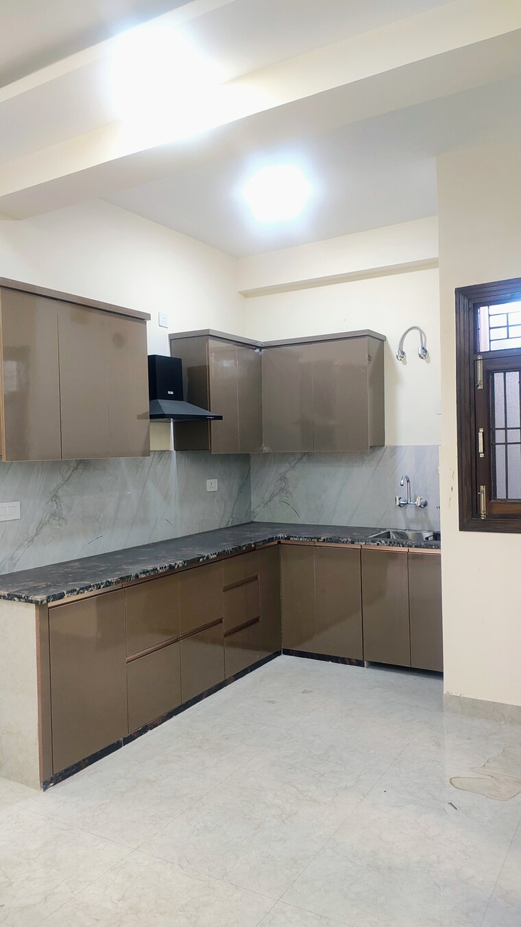 Kitchen, pratap-vihar-gda-flats 3 Bedroom 1350 Sq.Ft. Builder Floor In Pratap Vihar Ghaziabad 9444030