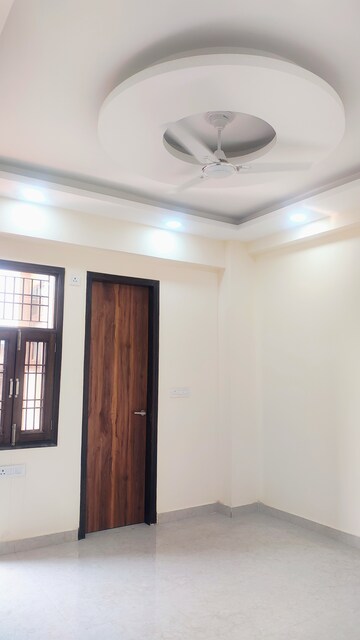 Room in 3 BHK Builder Floor at Pratap Vihar GDA Flats, Pratap Vihar – for Sale