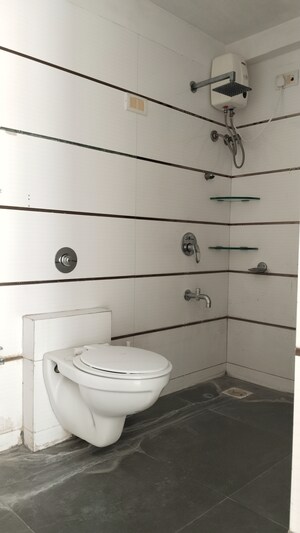 Furnished Amenities in 3 BHK Apartment at Cosmos Majestic, Prabhadevi – for Sale